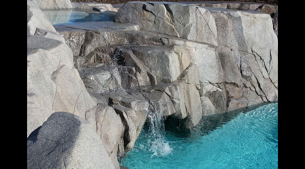 Pitt Meadows, Greater Vancouver: This photo focuses on the waterfall that hides the grotto/cave behind.